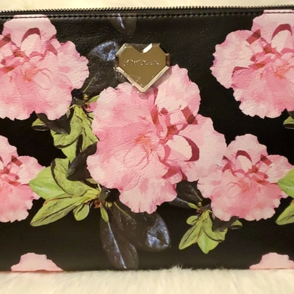 Betsey Johnson Printed Pebble Wristlet Flowers Black and Pink